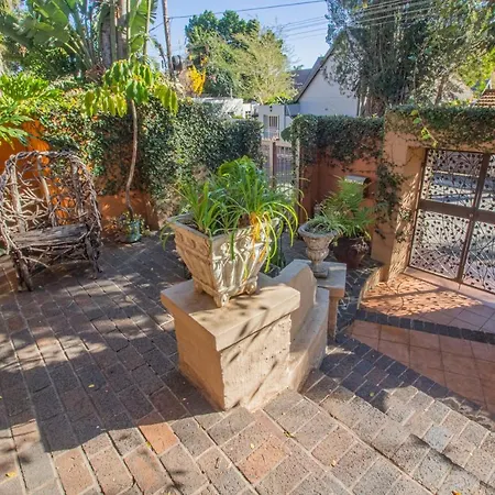Charlie'S Spot - The Gardens-2